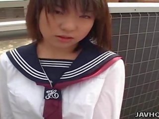 Japanisch jung jung dame saugt schwanz unzensiert
